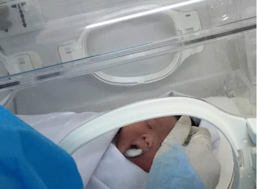 Bé sơ sinh con sản phụ mắc Covid-19 chào đời khoẻ mạnh