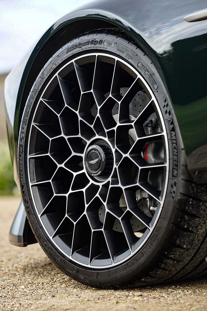 Siêu phẩm Aston Martin Victor độc nhất chính thức xuất hiện - 6
