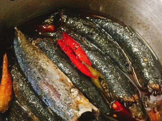 Ẩm thực - Kỹ thuật kho cá 3 lửa: cá không tanh, đậm đà, thơm bùi, để cả tháng vẫn không sợ hỏng