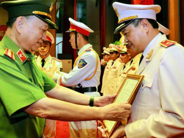 Tin tức trong ngày - Giám đốc Công an tỉnh Thanh Hóa được thăng thiếu tướng