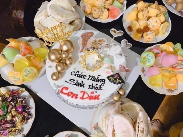 Bạn trẻ - Cuộc sống - Nàng dâu khoe mẹ chồng tặng bánh sinh nhật làm hội chị em người thì ước ao, người thì tủi phận