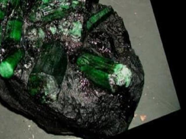 Thị trường - Tiêu dùng - Người thông thái mới đoán được đâu là viên đá trị giá bạc tỷ