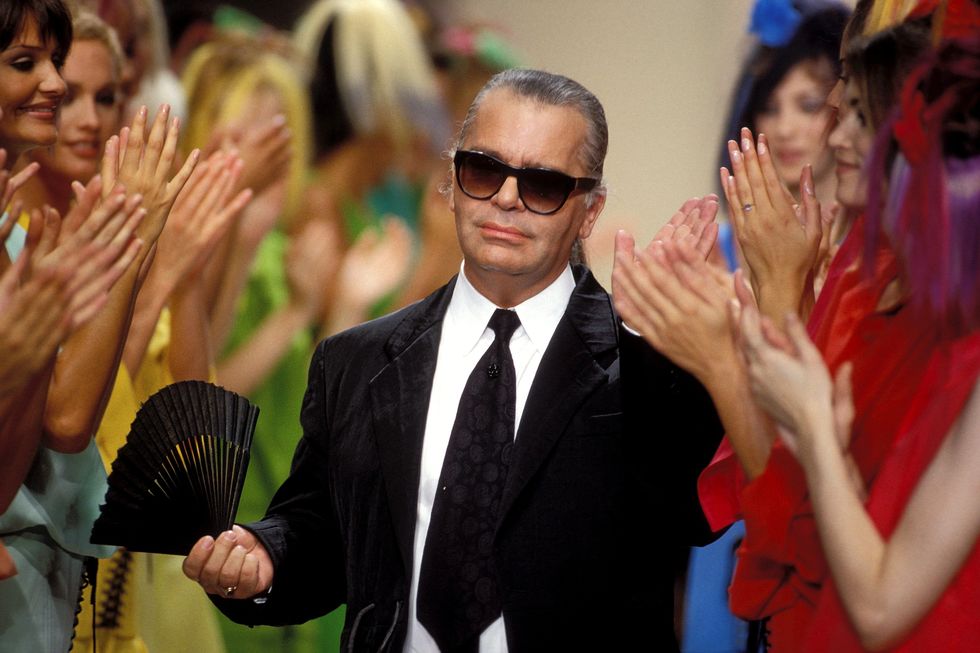 8 phụ kiện làm nên phong cách thời trang của Karl Lagerfeld - 5