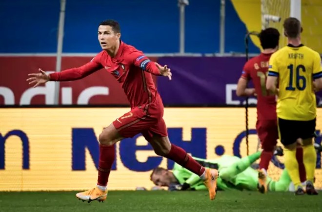 Ronaldo phá vỡ mọi giới hạn