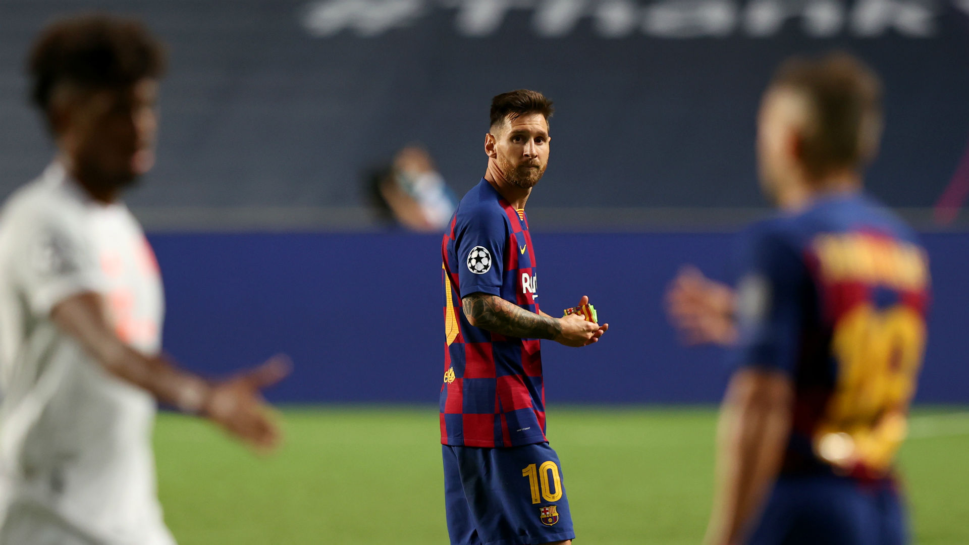 Cuộc chiến “vương quyền” ở Barca: Messi - Koeman, ai sẽ thắng thế? - 10