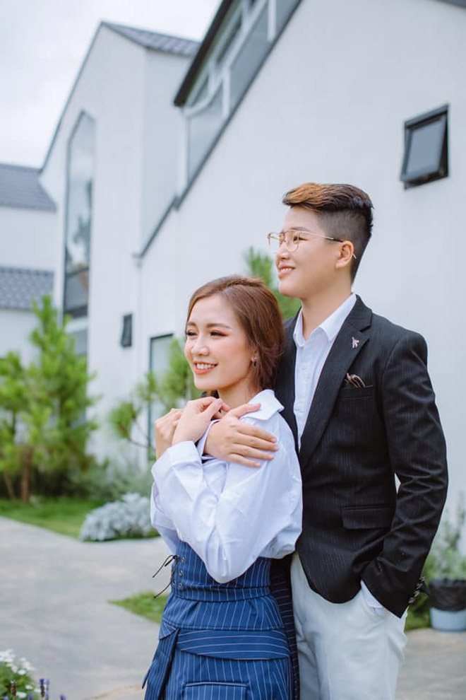 "Hot girl ca cổ" Tú Tri và đạo diễn triệu view Yun Bin từng có đám cưới đồng giới đẹp như cổ tích vào năm 2019