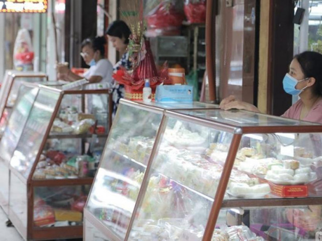 Cảnh ảm đạm hiếm thấy ở cửa hàng bánh trung thu truyền thống phố Thụy Khuê