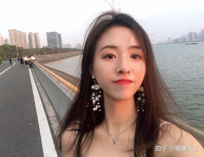 Mạn Mạn rất xinh đẹp trong ảnh selfie