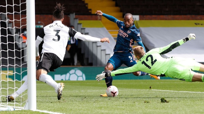 Video highlight trận Fulham - Arsenal: 8 phút bùng nổ, tiếc nuối siêu phẩm (Vòng 1 Ngoại hạng Anh) (H1) - 1