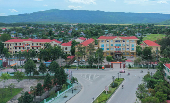 Thị ủy và UBND thị xã Nghi Sơn - nơi 2 ông Hồ Đình Tùng và Trương Bá Duyên đang công tác