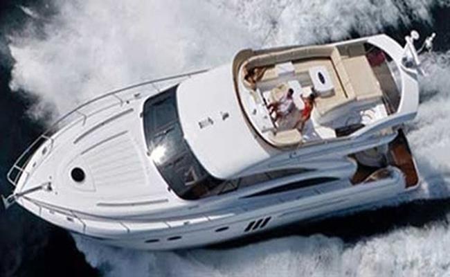Ông Tăng Thành Trung, Giám đốc Việt Nam Yacht là người sở hữu chiếc du thuyền triệu đô Diamond Island - hiệu Princess 58 do Anh sản xuất. Chiếc du thuyền này được xuất xưởng từ năm 2008, có chiều dài 18m.
