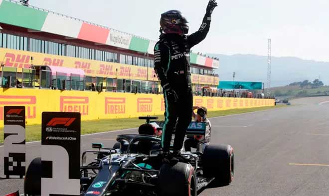 Lewis Hamilton tiếp tục đoạt pole trên đất Italia