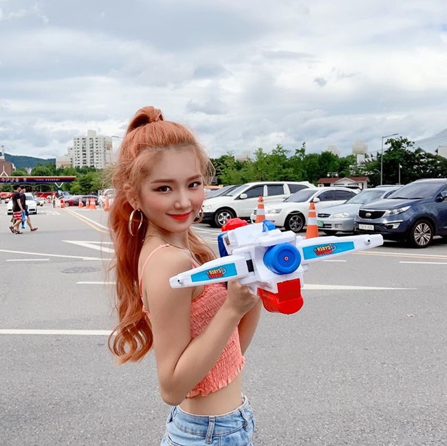 Ngoài ra, việc sử dụng thêm phụ kiện cũng sẽ giúp bạn nổi bật hơn.
