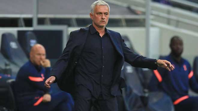 Mourinho không bằng lòng với các cầu thủ Tottenham sau trận thua Everton