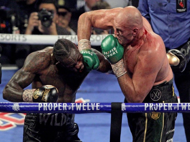 Thể thao - Sững sờ Tyson Fury khoe ảnh đấm “vỡ mặt” Wilder, rực lửa đại chiến phần 3