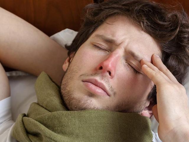 Sức khỏe đời sống - Vì sao có những người luôn nóng phừng phừng, da sờ lúc nào cũng như da gà?