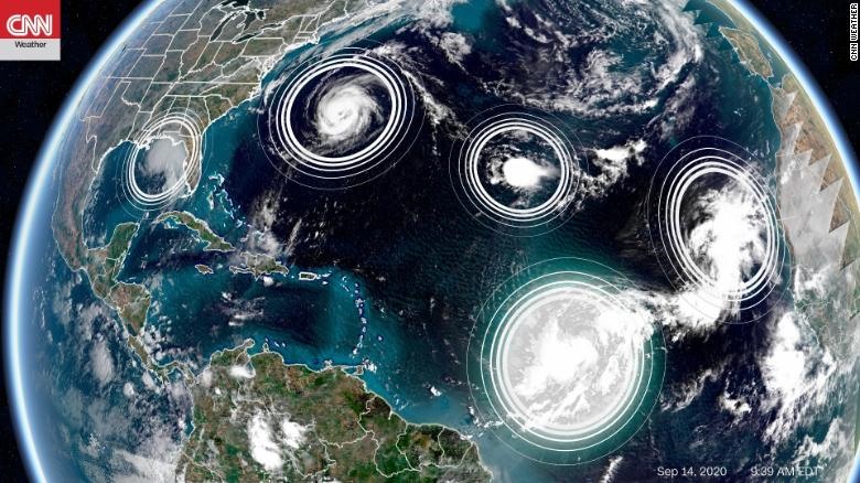 5 cơn bão đồng thời xuất hiện ở Đại Tây Dương.