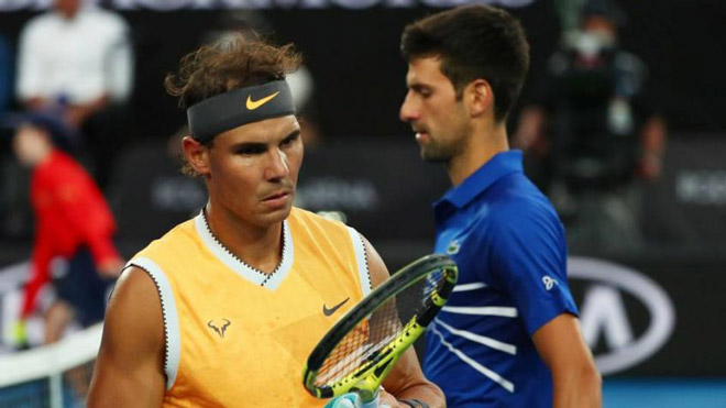 Nadal (trái) chia sẻ với nỗi buồn của Djokovic (phải), anh khuyên đồng nghiệp Serbia và các tay vợt khác nên tự kiểm soát bản thân để tránh gặp rủi ro không đáng có