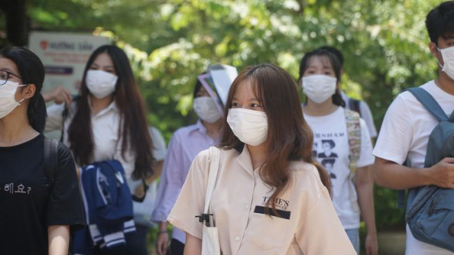 Thí sinh dự thi tốt nghiệp THPT đợt 2 tại Đà Nẵng.