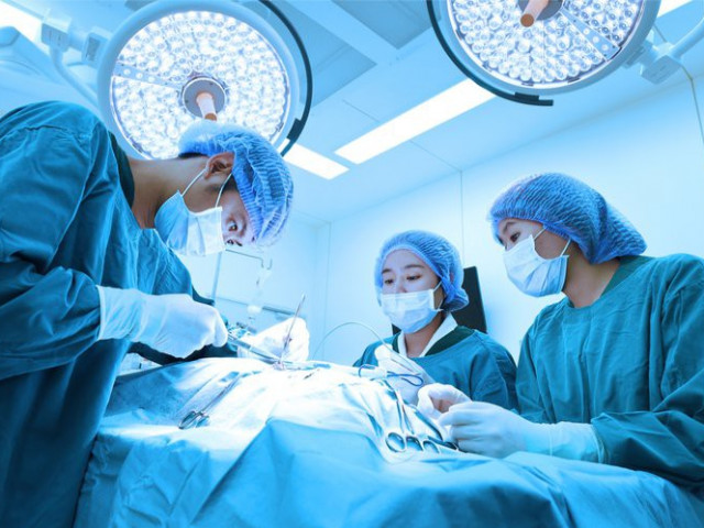 Sức khỏe đời sống - Quý bà Hà Nội "choáng" nghe BS thông báo vỡ túi độn ngực, nghi ung thư vú