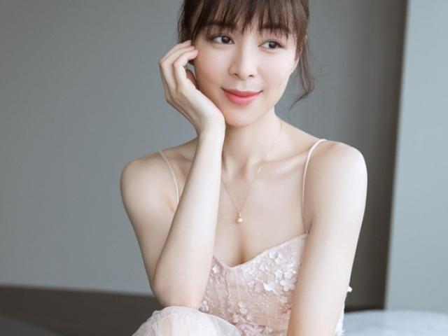 Làm đẹp - Tuyệt sắc giai nhân có giá hầu rượu 100 tỷ đồng/lần ở tuổi sắp 40 vẫn đẹp như thơ