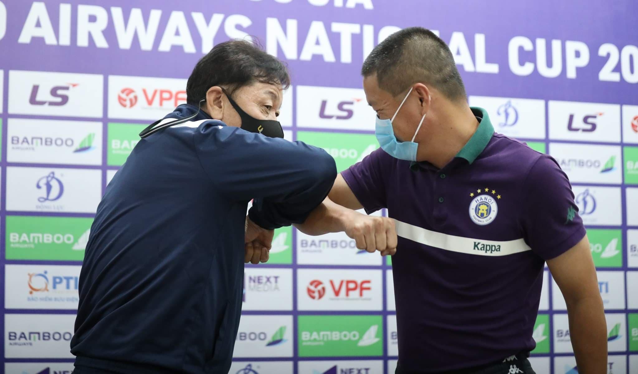 Hà Nội FC đấu TP.HCM FC: 2 ngoại binh triệu đô thay Công Phượng “đòi nợ" - 1