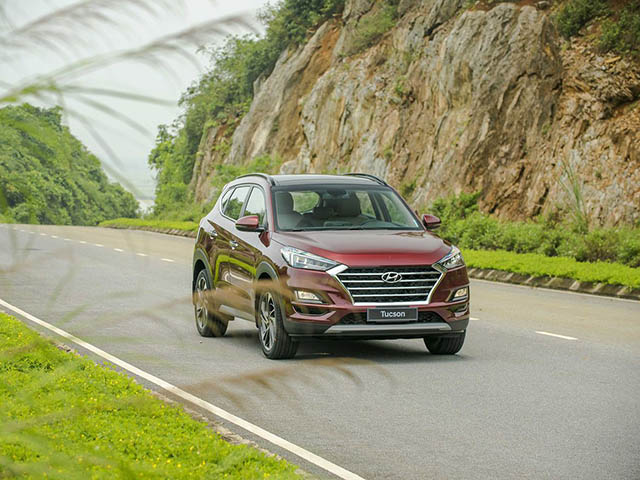 Tin tức ô tô - Giá xe Hyundai Tucson lăn bánh mới nhất tháng 9/2020