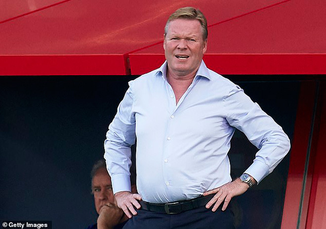 HLV Koeman bất ngờ nhận tin sốc