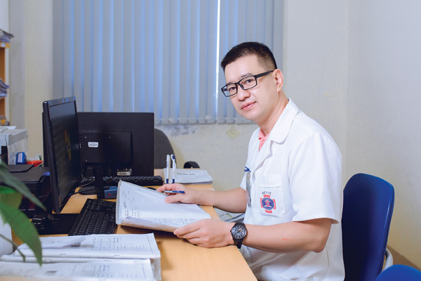 Bác sỹ Nguyễn Việt Dũng: “Bệnh viện là nhà, người bệnh là người thân” - 3