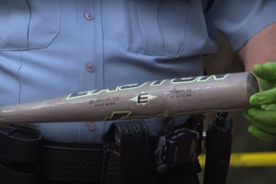 Chiếc gậy bóng chày được tìm thấy tại tầng hầm