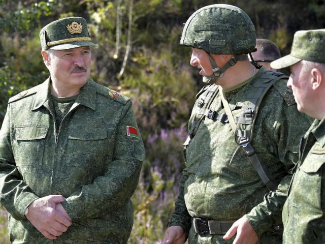Thế giới - Belarus đóng biên giới phía Tây, quân đội vào thế báo động cao