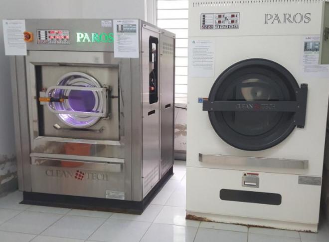 4 bộ máy giặt, máy sấy giá hơn 2 tỉ được "thổi giá" lên 12 tỉ khi nhập vào các bệnh viện - Ảnh: H. Anh