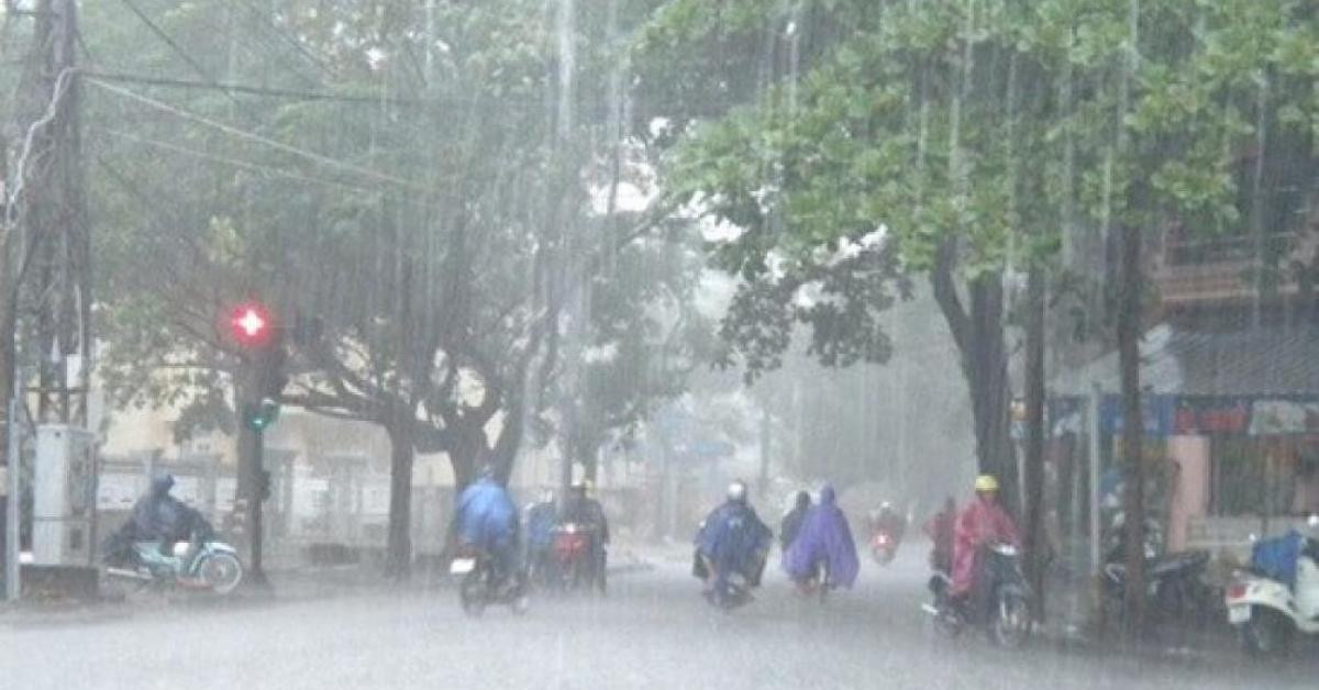 Tin tức trong ngày - Cảnh báo chi tiết các tuyến phố Hà Nội ngập úng do mưa lớn kéo dài