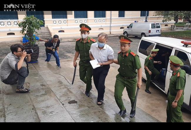 Bị cáo Nguyễn Thành Tài đến tòa. Ảnh: Quang Phương