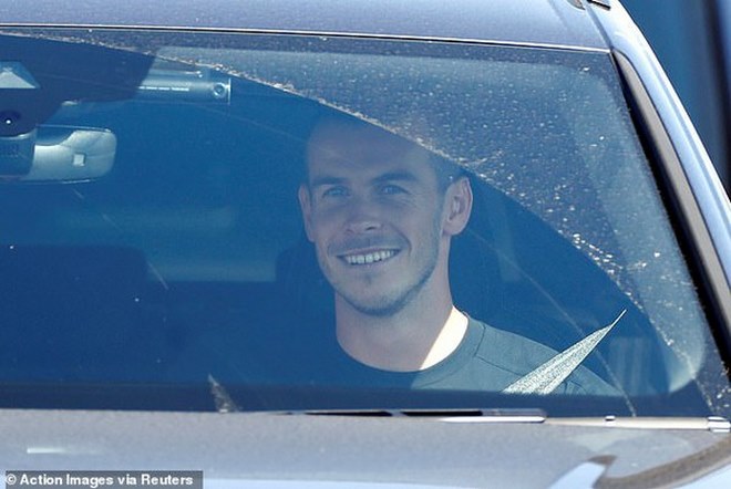 Bale - Reguilon cập bến Tottenham, tươi cười rạng rỡ chờ ra mắt - 4
