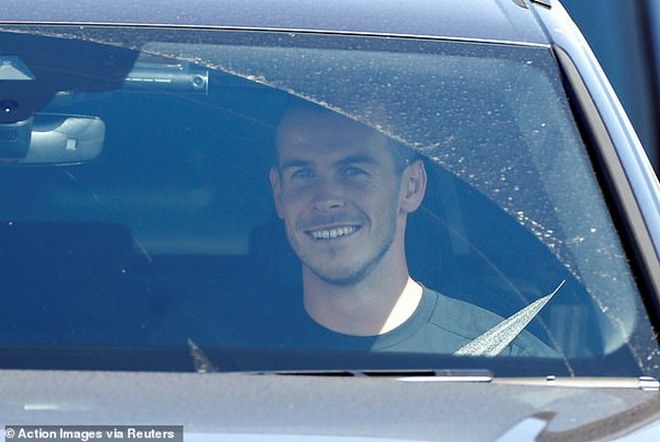 Bale - Reguilon cập bến Tottenham, tươi cười rạng rỡ chờ ra mắt - 4