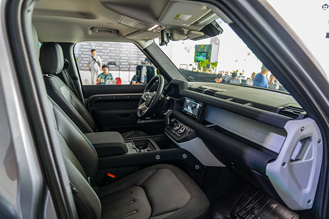 Land Rover Defender thế hệ mới ra mắt thị trường Việt, giá bán hơn 3,8 tỷ đồng - 14