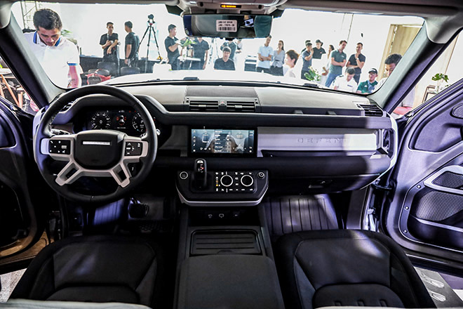 Land Rover Defender thế hệ mới ra mắt thị trường Việt, giá bán hơn 3,8 tỷ đồng - 12