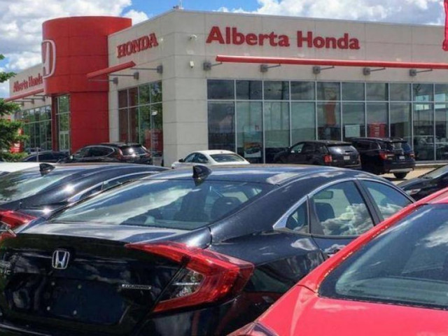 Ô tô - Đại lý Honda bị kiện nhân quyền vì sa thải nhân viên mặc áo xuyên thấu