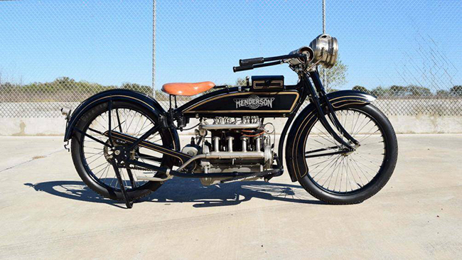 Chiếc Henderson 4 1917 với động cơ 4 xi-lanh cũng là một trong những món hàng hiếm. Mức giá của nó là 190.000 USD

