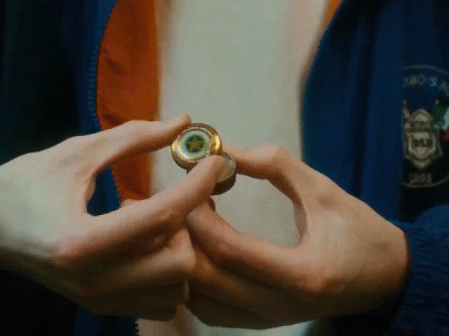 Media - Cao sao vàng được làm quảng cáo như phim Hollywood tại Nga