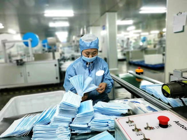 Gần cả tỉ chiếc khẩu trang Việt Nam đã được xuất ngoại - 1