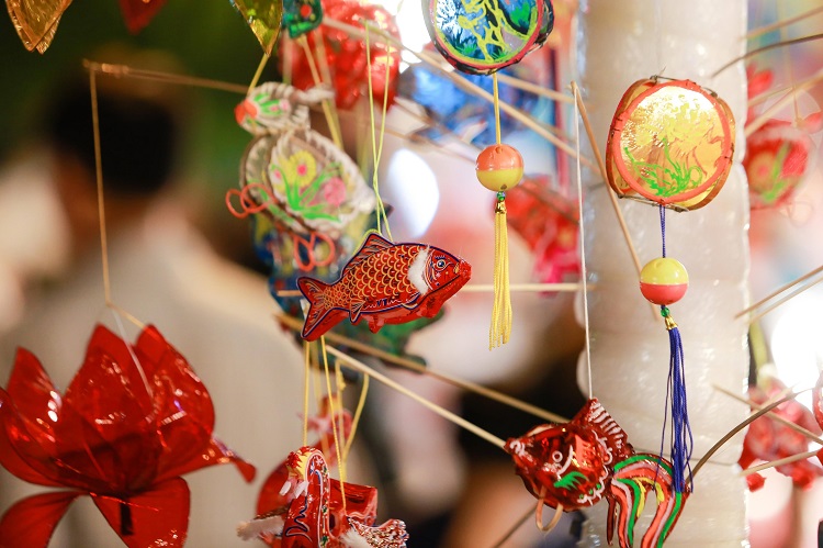 Đồ chơi trung thu Việt Nam chiếm ưu thế trên thị trường.