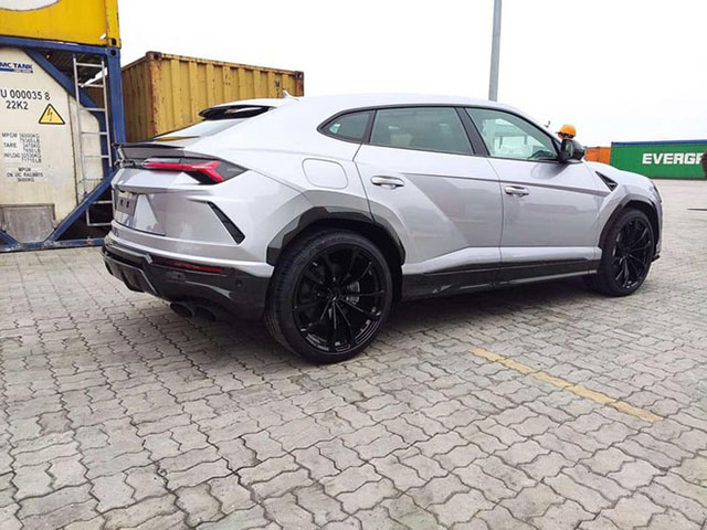 Tin tức ô tô - "Siêu bò" Lamborghini Urus thứ 11 cập cảng Việt Nam