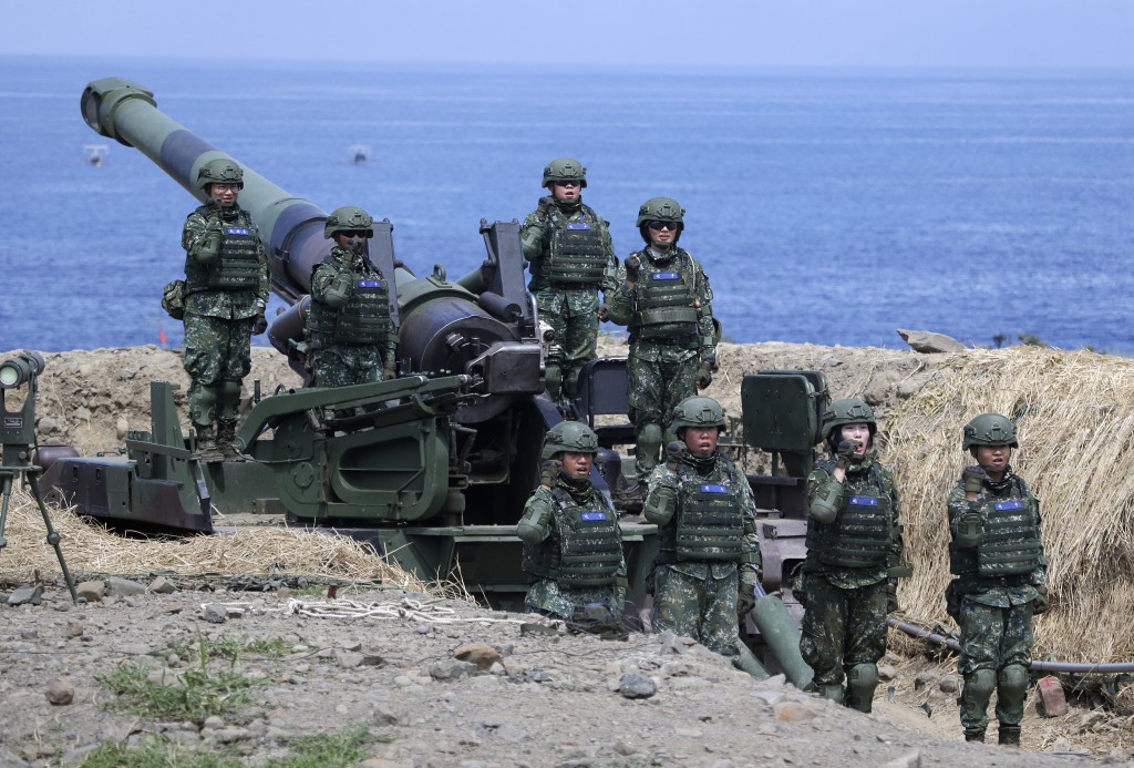 Binh sĩ đảo Đài Loan trong cuộc tập trận bắn đạn thật Han Kuang hồi tháng 7. Ảnh: AP