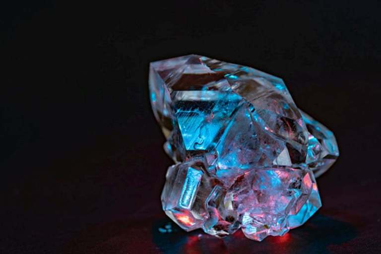 Kim cương xanh là loại kim cương hiến và giá trị nhất thế giới (Nguồn: AFP)