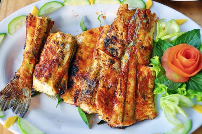 Điểm đặc biệt là cá xương xanh có khả năng nhảy bật ra khỏi mặt nước, có thể bơi với vận tốc lên đến 60km/h.
