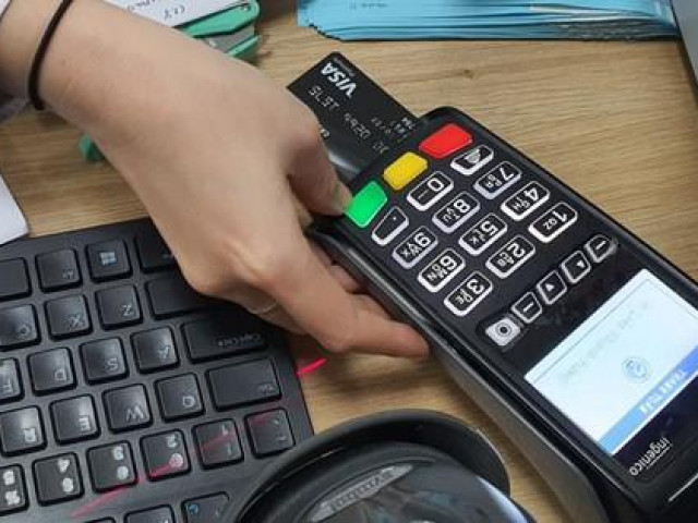 Kinh doanh - Coi chừng ôm cục tức khi xài thẻ tín dụng