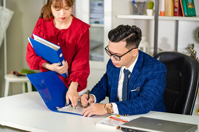 Hàng tuần anh Lộc lại nhận được nhiều dự án kí kết hợp đồng từ các bên đối tác công ty trong và ngoài nước