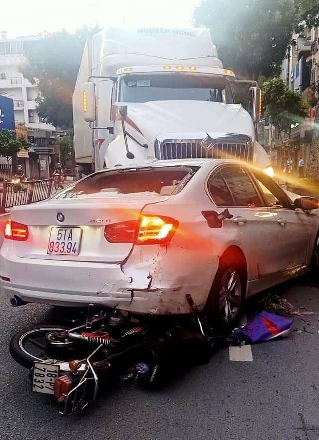 Nhiều người bị thương được đưa đi cấp cứu ngay sau đó